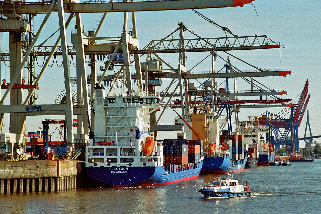 Hamburg Hafen04 (7181313200).jpg